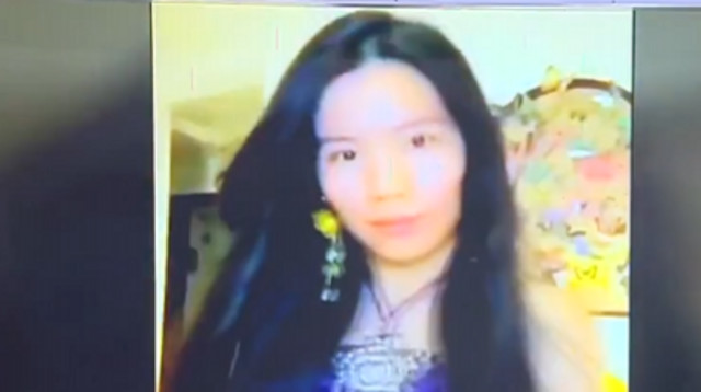 המשפיענית הסיני והפילטר שהתקלקל בשידור חי (צילום: צילום מסך מתוך X (לשעבר טוויטר))