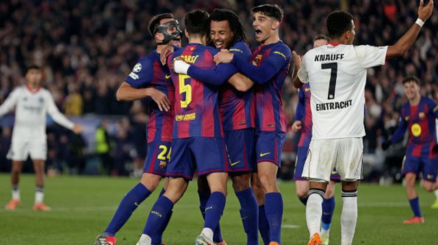 שחקני ההגנה של ברצלונה (צילום: Getty images)