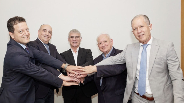 גילון בק, יאיר סרוסי, ישי דוידי, רולף האבן-יאנסן וסאמר חאג' יחיא (צילום: שוקה כהן)