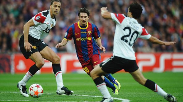 ליאו מסי מול שחקני מנצ'סטר יונייטד (צילום: Laurence Griffiths)