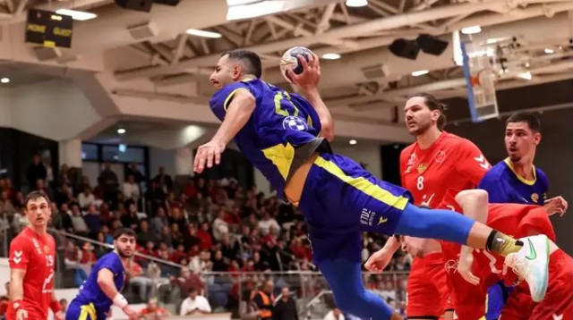 מכבי ראשון לציון תנסה לשמור על המקום השישי. עדן ג'ינג'י (צילום: אתר רשמי, הדר ואן קולא, איגוד הכדוריד)