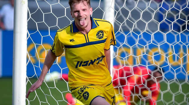 אמיר סהיטי שחקן מכבי תל אביב חוגג שער (צילום: אריאל שלום)