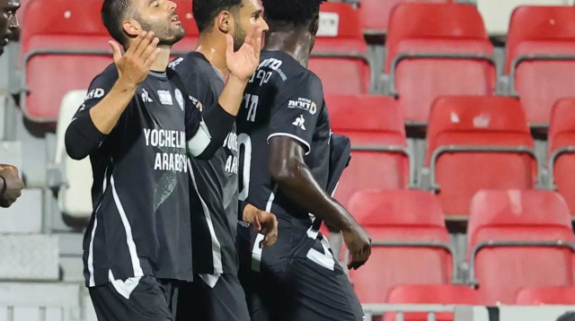 גיא חדידה שחקן עירוני טבריה חוגג שער (צילום: אודי ציטיאט)