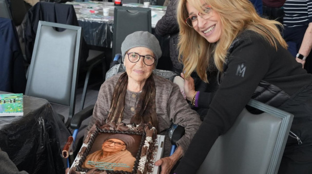 אליס פרץ, ניצולת שואה בת 90, באירוע של "משפחה אחת" (צילום: מאיר פבלובסקי)