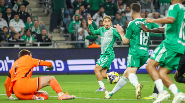 מנואל בנסון שחקן מכבי חיפה (צילום: קובי אליהו)