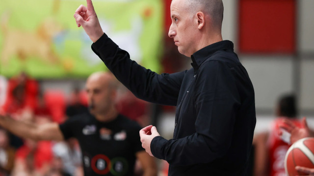 מאמן מכבי רעננה שי סגלוביץ' (צילום: דני מרון)