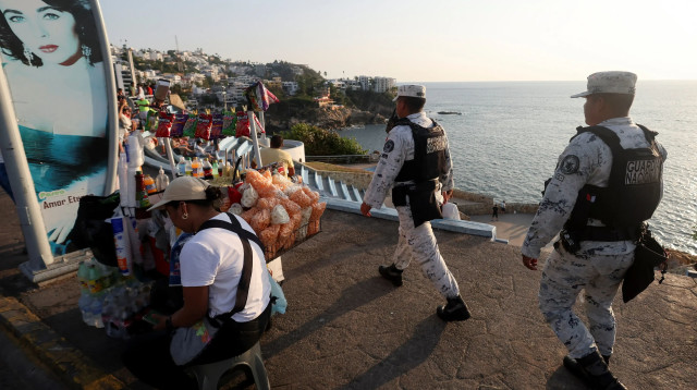אנשי המשמר הלאומי בסיור אחרי חיסול ברון הסמים "אל מנצ'ו", אקפולקו, מקסיקו, 22 בפברואר 2026 (צילום: רויטרס)