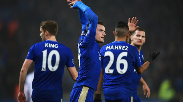 ורדי, מחרז ואנדי קינג במדי לסטר בעונת האליפות (צילום: Getty images)