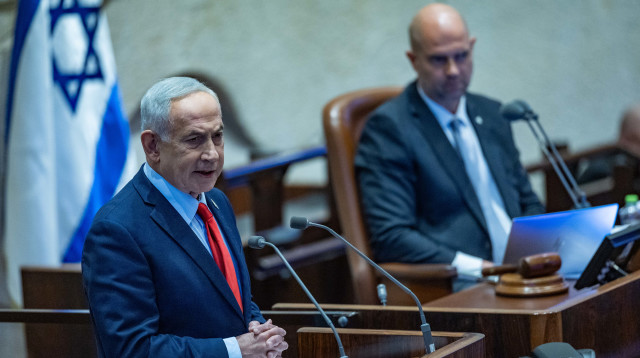ראש הממשלה בנימין נתניהו נואם בדיון 40 חתימות (צילום: יונתן זינדל, פלאש 90)