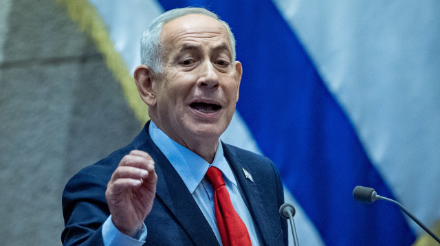 ראש הממשלה בנימין נתניהו נואם בדיון 40 חתימות (צילום: יונתן זינדל, פלאש 90)