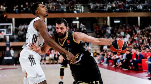 התעורר במאני-טיים. ניקולה מירוטיץ' מול תאו מאלדון (צילום: GettyImages, Roberto Finizio)