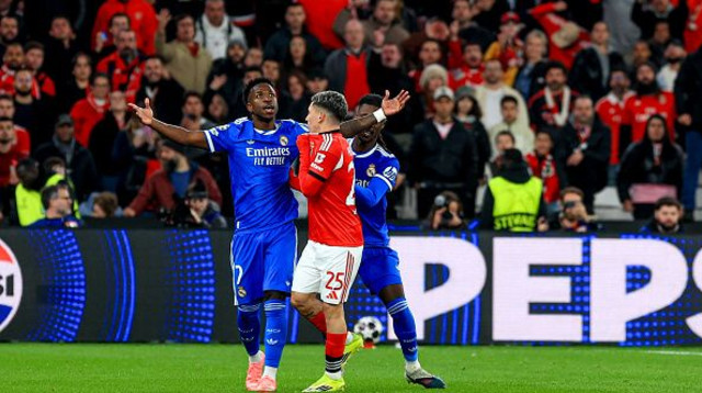 ויניסיוס בעימות הזכור עם פרסטיאני במפגש הראשון בין ריאל מדריד לבנפיקה (צילום: Sports Press Photo)