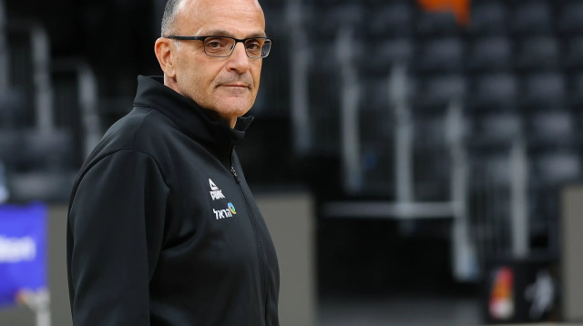 אריאל בית הלחמי מאמן נבחרת ישראל (צילום: אודי ציטיאט)