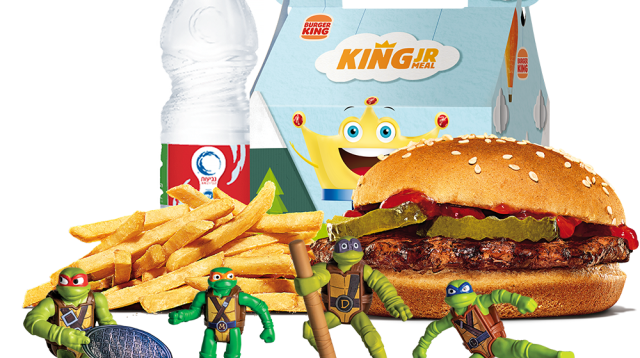 ארוחת ילדים עם צעצועי צבי הנינג'ה בברגר קינג (צילום: יח"צ)