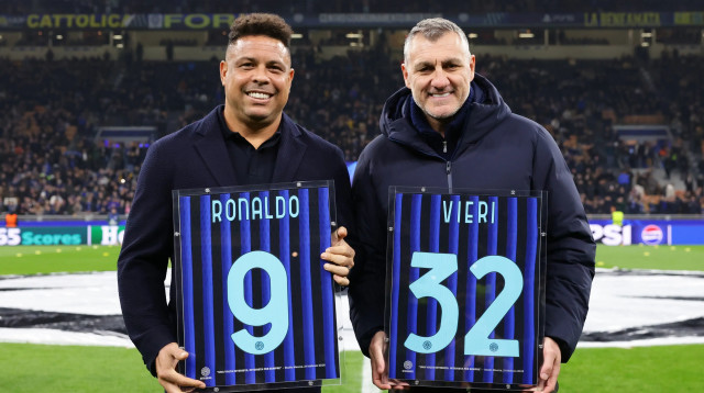 רונאלדו הברזילאי לצד כריסטיאן ויירי, שחקני העבר של אינטר (צילום: GettyImages)