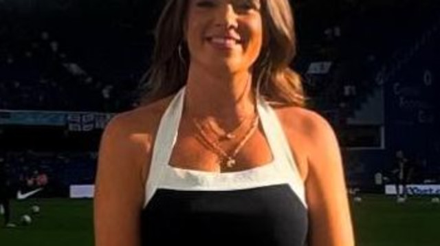 הייתה חייבת להוריד את הנעליים (צילום: מסך, אינסטגרם)