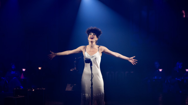 ליהי טולדנו, קברט בקאמרי (צילום: משה צ'יטיאת)