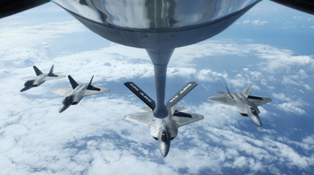 מטוסי F22 (צילום: REUTERS/Hugh Gentry)