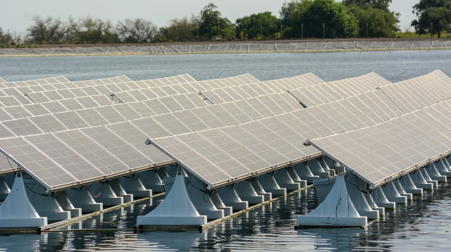 החזון לחבר את ישראל לרשת אנרגיה אזורית (צילום: מיכאל גלעדי פלאש 90)