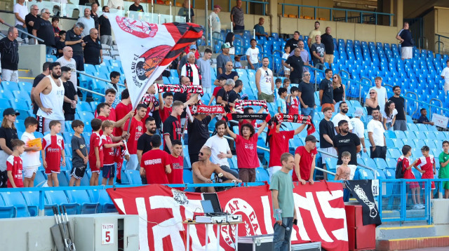 אוהדי הפועל רמת גן (צילום: קובי אליהו)