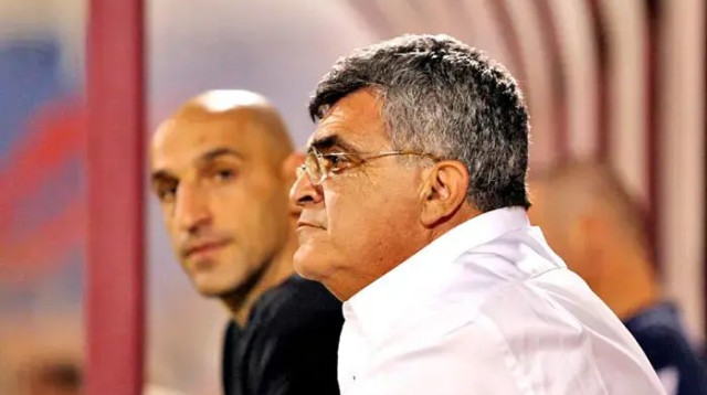 רוני דורה מאמן עירוני קרית אתא (צילום: רוני לבנה)