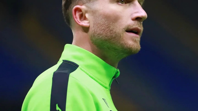 דן גלזר שחקן קייראט (צילום: אתר רשמי, קייראט)