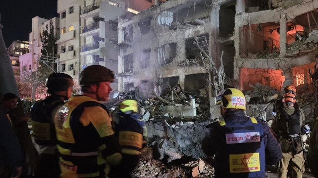 זירת הפגיעה בתל אביב (צילום: תיעוד מבצעי מד"א)