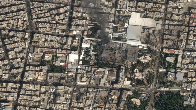 המתחם של חמינאי בטהרן לאחר התקיפה (צילום: רויטרס)