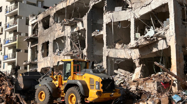 הרס בזירת פגיעה ישירה בגוש דן (צילום: אבשלום ששוני)