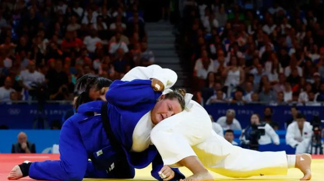 "יאללה, אני הולכת לנוח". הרשקו מול הצרפתיה (צילום: רויטרס)