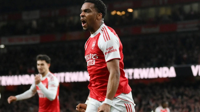 יוריין טימבר שחקן ארסנל חוגג שער (צילום: רויטרס)