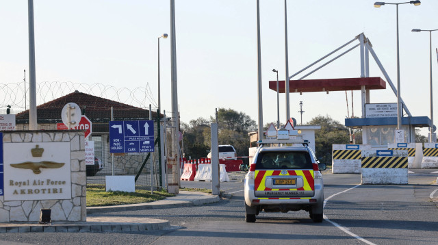 בסיס חיל האוויר המלכותי הבריטי אקרוטירי שבקפריסין (צילום: REUTERS/Yiannis Kourtoglou)