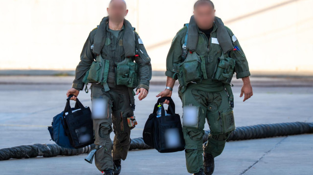 טייסי חיל האוויר חוזרים מתקיפה באיראן  (צילום: דובר צהל)