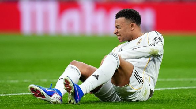 קיליאן אמבפה נפצע מול לאבנטה (צילום: Angel Martinez)