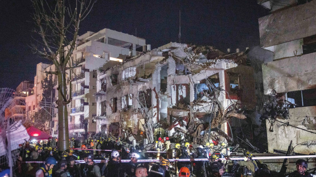 זירת הפגיעה בתל אביב (צילום: יונתן זינדל פלאש 90)