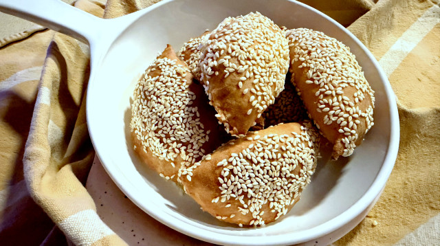 כיסוני גבינה (בורקיטס) (צילום: פסקל פרץ-רובין)