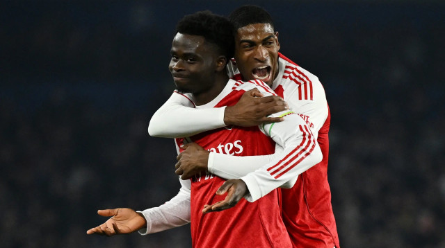 בוקאיו סאקה שחקן ארסנל חוגג מול ברייטון (צילום: GettyImages)