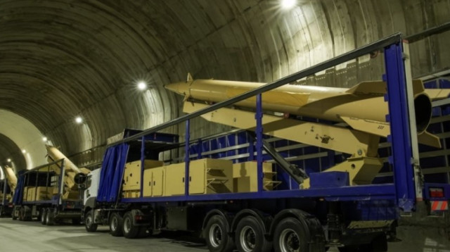 טילים בליסטים של משמרות המהפכה באיראן  (צילום: רשתות ערביות)