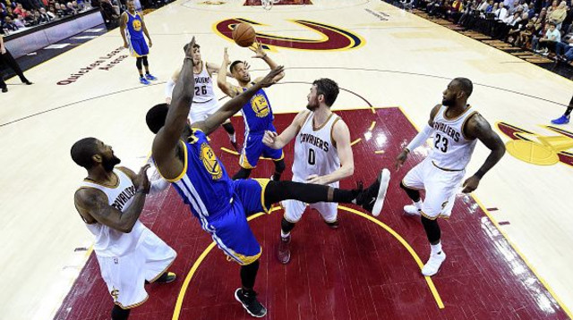 גולדן סטייט נגד קליבלנד בגמר 2017 (צילום: Pool)