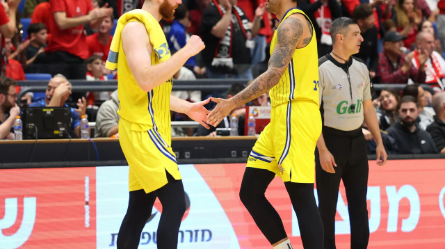 מרסיו סנטוס, וייל ריימן, מכבי תל אביב (צילום: אודי ציטיאט)