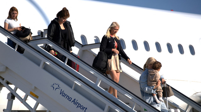 נוסעים עוזבים את דובאי בצל המלחמה מול איראן  (צילום: רויטרס)