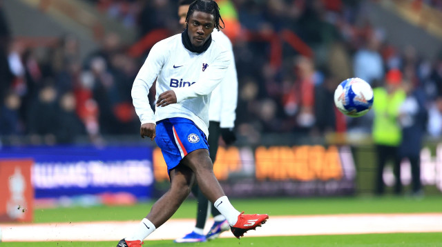 רומאו לאביה שחקן צ'לסי בחימום (צילום: GettyImages, Jess Hornby)