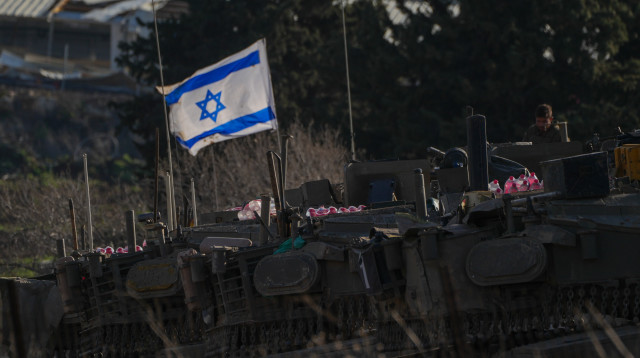 טנקים ישראלים על הגבול עם לבנוןטנקים ישראלים על הגבול עם לבנון (צילום: איל מרגולין פלאש 90)