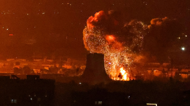 תקיפת מאגרי נפט באיראן (צילום:  ATTA KENARE / AFP via Getty Images)