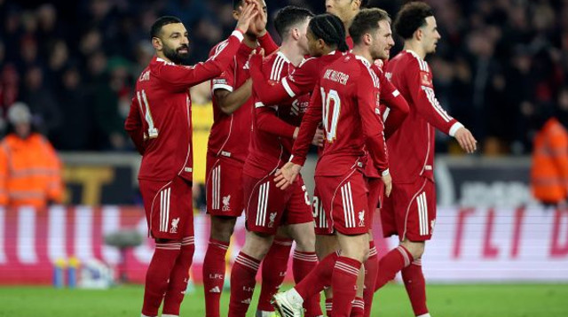 שחקני ליברפול חוגגים (צילום: Nigel French/Allstar)