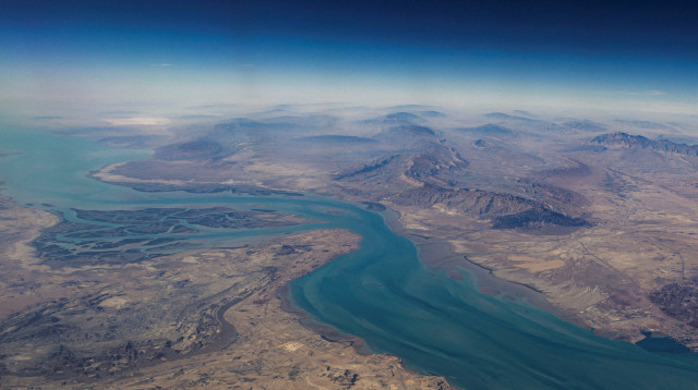 האי קישם במיצרי הורמוז (צילום: רויטרס)