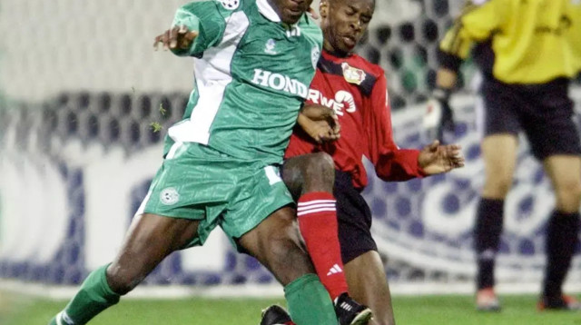 איגביני יעקובו במדי מכבי חיפה ב-2002 (צילום: GettyImages, Christof Koepsel)