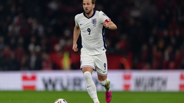קיין במדי נבחרת אנגליה (צילום: Getty images)