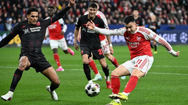 גבריאל מרטינלי מול ג'ארל קוואנסה (צילום: GettyImages)