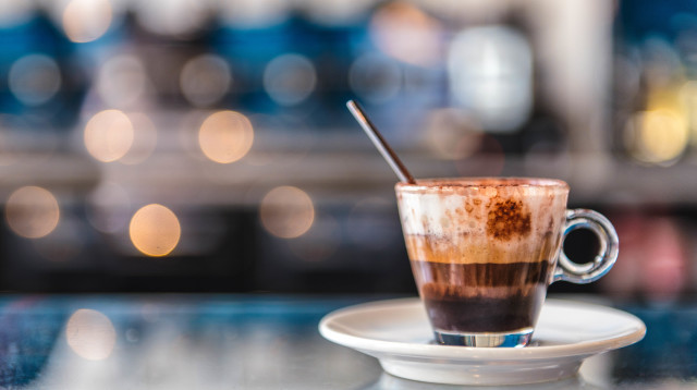 כוס קפה (צילום: יהב גמליאל פלאש 90)